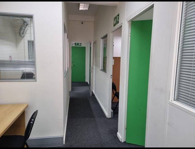 BUSINESS PROPERTY TO RENT IN MOWBRAY